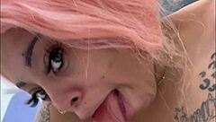 Derin boğaz becerisi öğret bana hemen! Tam videoyu al.