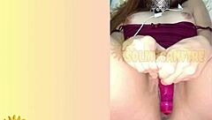 Rambut merah semulajadi kongsi momen berminyak dalam panggilan video dengan Sol Megan Fire