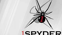 このビキニ試着コンパイルで自然なオッパイとピアス乳首がバスルームでセクシー、細身ブロンドとUSA風