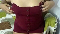 ¿Por qué provocas con esas tetas naturales y luces tu culo grande pa' un orgasmo?