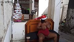 Garajda Brezilyalı Siyah Komşuma 18+ Küçük Sik Dildosu Verirken Azdım