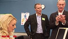 このランジェリーのカップル、面接で激しくヤられると思う？