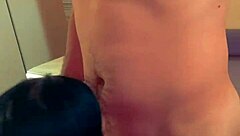 유럽 밀프 아내 스타킹 입은 홈메이드 아날 POV 한 시간