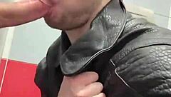 my first time trying out a glory hole and what happened during that experience