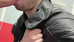 my first time trying out a glory hole and what happened during that experience