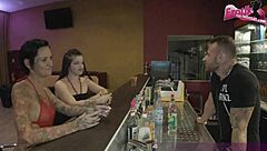 Kenapa Ibu Jerman Dan Anak Perempuan Kongkek Bersama Dalam Threesome Kelab?