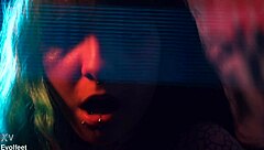 ei, essas garotas quentes adoram fetiche por pés e sentar no rosto uma da outra