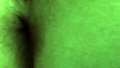 Hey, bu tombul olgun milf karı kıllı amını ve götünü amatörce parmaklıyor, çok ateşli!