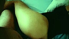 Me colé en la pieza y pillé a mi prima brasileña tirada sin bragas