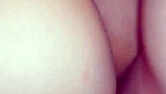 コロンビアン・ラティーナ・ブライド・ベイブがローブでマンコをプレゼント