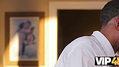 ¿Cómo cabe esta polla gorda en mi boquita y coñito 18+ siendo Hollie Mack la mala?