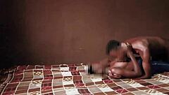 彼女の小さな口で私の巨根をからかうとどうなる？