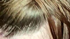 La abuela ofrece mamada en encuentro casual, centrado en el culo milf