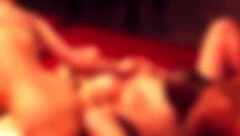 デカ天然乳のレッドヘアミルフミンクシーが大胆にランジェリー脱いでヌードポーズ