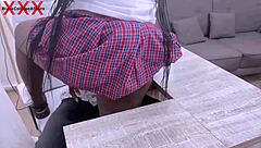 큰 에보니 엉덩이 누르고 괴물 자지로 세게 박는 거 사랑해?