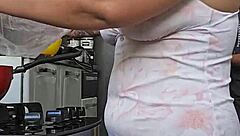 Pregnant woman shows off her big ass