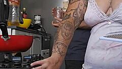 Pregnant woman shows off her big ass