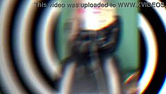 Jeg er så desperat sissy, en tåre og et strøg får mig til at hulke efter vild sædsprøjt