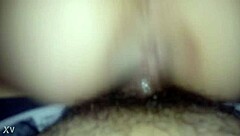 ¡Ey mira esposa amateur cabalgando hasta chorro en coño 😏