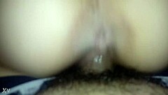 素人人妻の騎乗位でマン汁ダラダラ垂れ流し見てよ😏