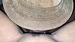 브라질 출신 브루넷 밀프가 캐스팅 인터뷰에서 큰 클리토리스에 강렬한 오럴 쾌락 즐겨