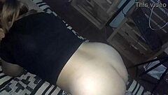 ズボン下ろしてチンポをキツ尻に擦りつける