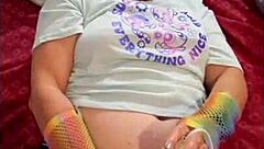 ホットワイフ・ステフィがランジェリーでセクシーに踊り、バイブ付き