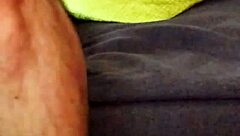 Masturbándome con muñeca sexual en sesión casera solo