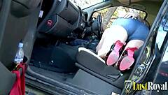 Pelirroja de 18 Lili Lou doblada para doggystyle al aire libre, misionero y vaquera hardcore