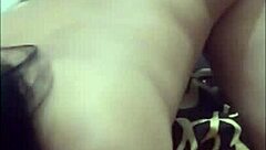 Pasangan amatir Indonesia dalam roleplay buatan sendiri dengan babe Asia kecil manis 18+ naik kote besar gaya cowgirl dalam uniform selama dua malam