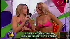 Lady Lu gjør super positiv striptease i rosa bikini, kler av seg sakte med selvsikker vibe 😊