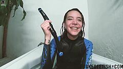 Hey, check out this skinny Sattira having a fun underwater bathtub day in spandex!