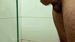 Baszkód, nem bírom abbahagyni a durva maszturbálást sovány feleségem nézésétől, megőrülök