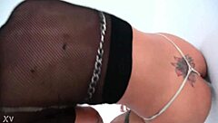 Laura Athens diva viser stor røv og store patter som græsk escort teen 18+.