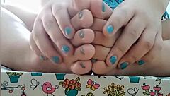 In a teasing session, the curvy latina explored her feet fetish with softcore moves and big pussy focus.