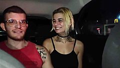 casal transa no uber with big cock blowjob and bareback sex while driver films everything