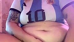 Watch this Argentinian blonde beauty pleasure herself intensely until she reaches a squirting climax in solo session