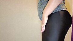 hey, wanna watch me pee and wet these leggings with my big pussy?