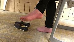 Hidden fetish capture of candid feet!