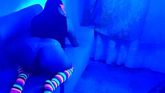 ven y fóllame en mi habitación especial, dice la camarera latina con big ass y big tits mientras folla rough con extraño en bar.