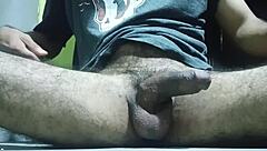 Tucacheritocacheron - Me Tiro La Paja Desnudo En El Suelo Estando Mi Familia En Casa