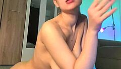 Deepthroat intens cu penetrare dublă explozivă