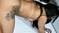 Adoro ser socada assim no cuzinho, you love watching this Latina milf take monster cock anal?