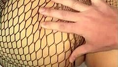 اوسخ سكس مصرى ممكن تشوفه البواب زانق ام رباب ف الاوضه مسابهاش غير لما جابهم ف كسها اه يا عرص براحه يبن الوسخه