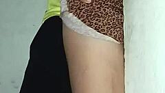 surpresa inesperada no encontro do tinder com sogra em casa e sexo proibido nas escadas muito tesão