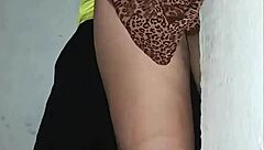 surpresa inesperada no encontro do tinder com sogra em casa e sexo proibido nas escadas muito tesão