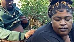 Milfă ebony BBW fără chiloți sub rochie pentru creampie de pulă neagră mare în pizda udă oriunde