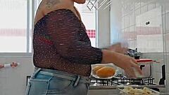 What happens when you do a live stream with shorts shoved right up your ass?