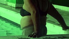 i invited mature woman from hotel pool to my room 😏