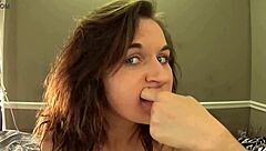 Fifi Foxx Mouth Fetish Gum Brushing